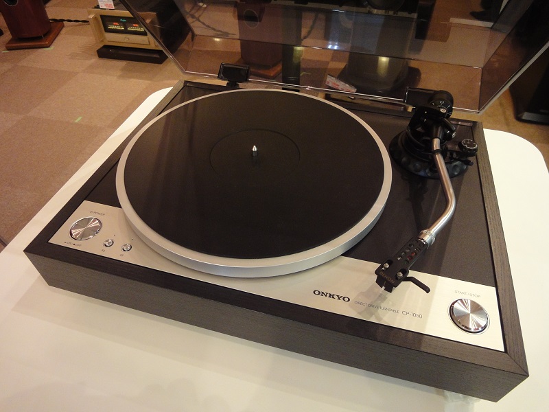 audio square fujisawa: 【展示品処分】ONKYOのレコードプレーヤー『CP-1050』の、展示品処分を行います。