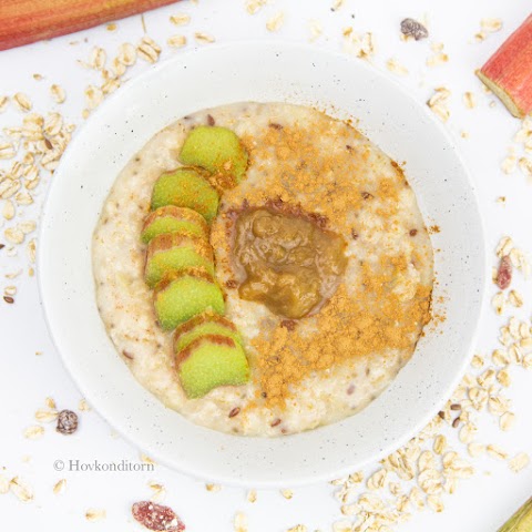 Rhubarb Cinnamon Porridge