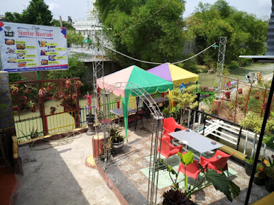 Cafe Siantar Riverside.