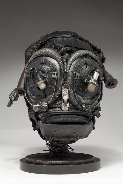 Ronald Gonzalez - "Insect" - 2018 | artes visuales, escultura contemporanea, mixed media, psychedelic art, | art Selecta Ronald Gonzalez - "Insect" - 2018 | imagenes obras de arte contemporaneo tristes, depresion, esculturas chidas, creative emotional sad art figurative pictures, cool stuff, deep feelings