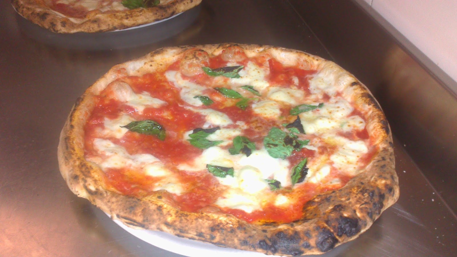 Pizza... passione napoletana Pizzeria "Pellone"