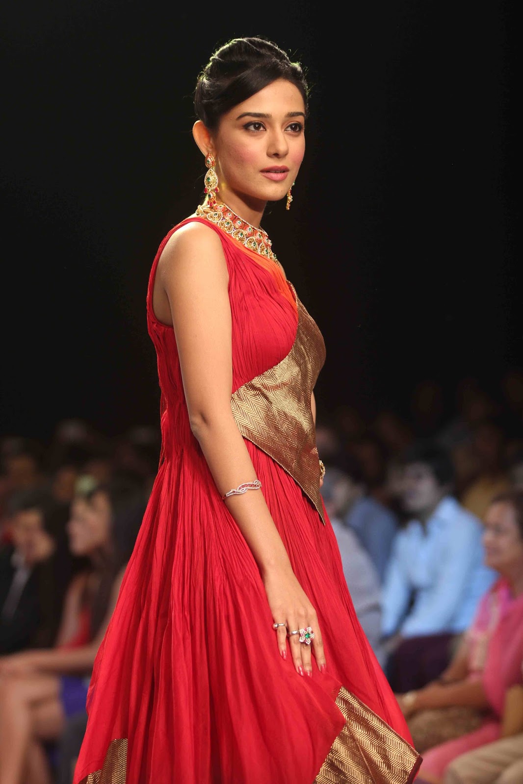 Beautiful Amrita Rao In Red Dress Trionic 88 Tube Sex