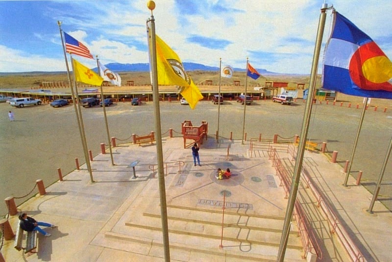 Tengase Presente Monumento de las Cuatro Esquinas. Tengase Presente Monumento de las Cuatro Esquinas.