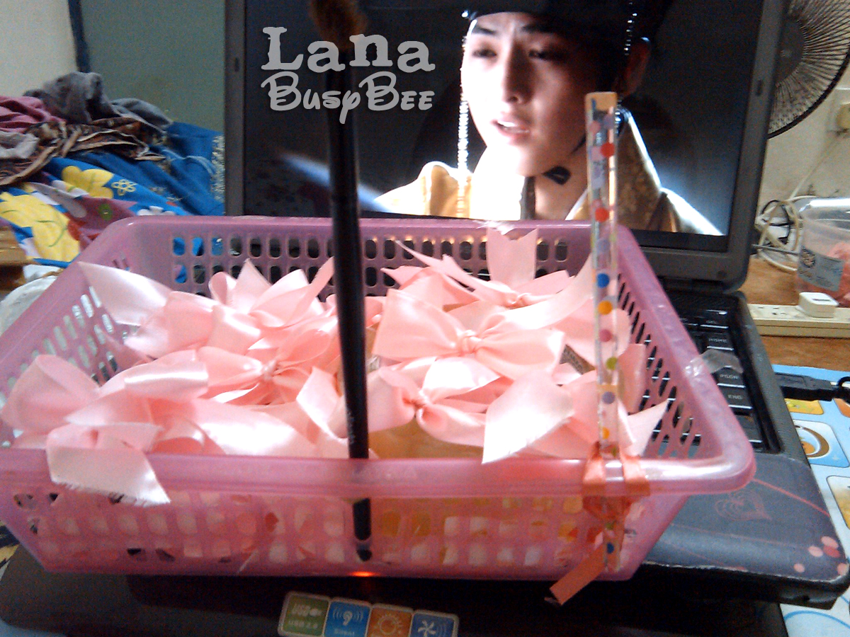 LanaBusyBee: Cara Membuat Ribbon caraku