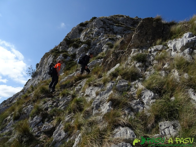 Comienza la primera trepada en la Pica de Peñamellera