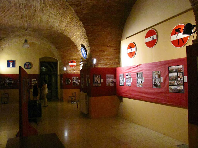 Clet Abraham's exhibition, La Bottega del Caffè, Livorno