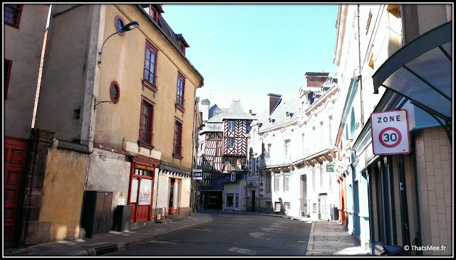 Rennes : Vieille Ville centre historique rues colombages tour