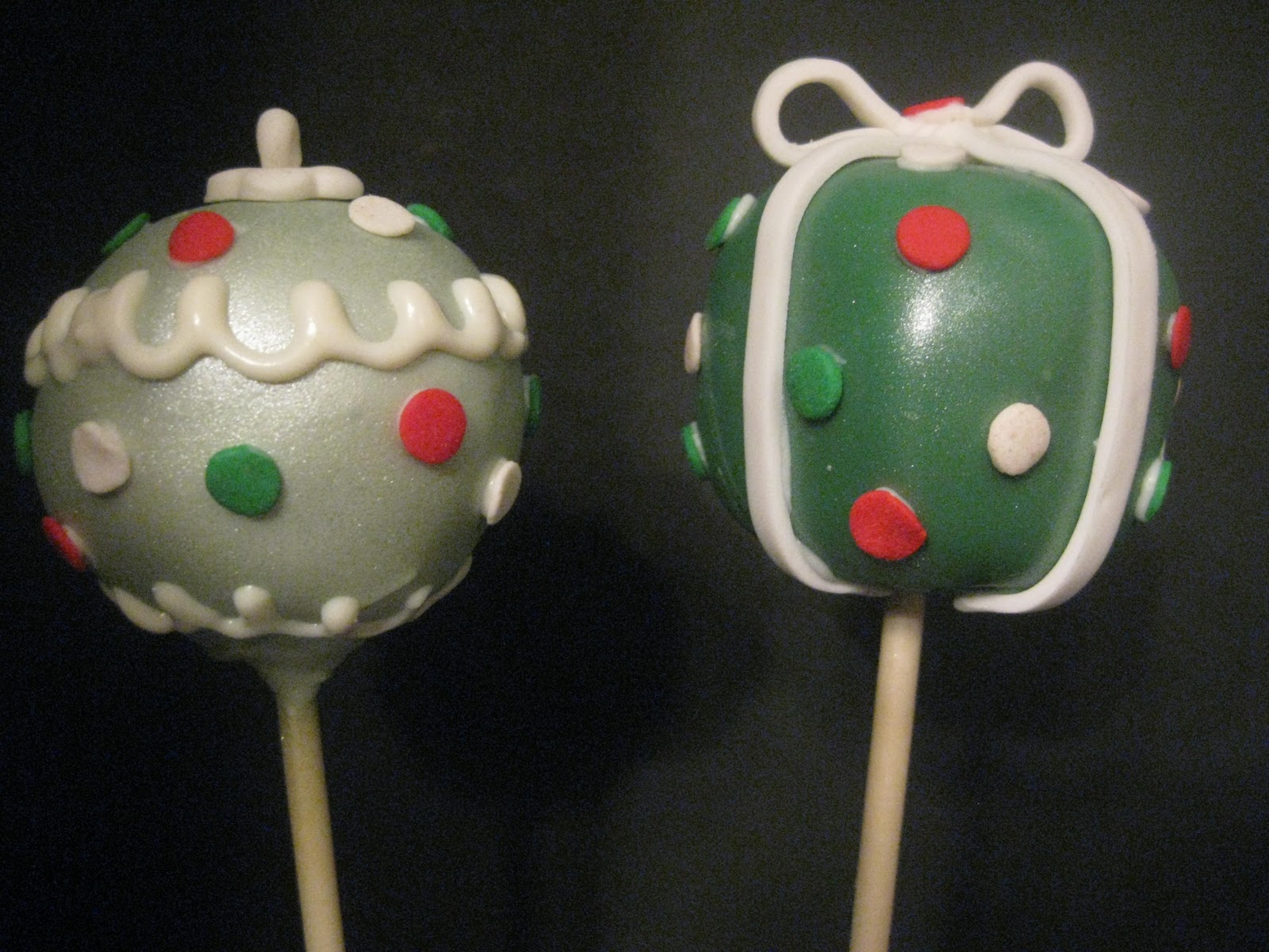 Carmen's Edible Creations Christmas Cake Pops!!!!