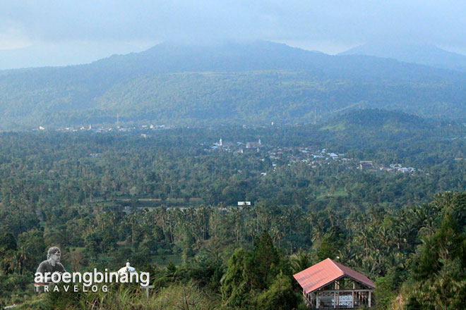 panorama dari puncak bukit kasih minahasa sulawesi utara