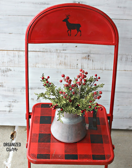 Thrifted Vintage Child's Folding Chair to Winter/Christmas Decor #stencil #oldsignstencils #vintage #chairlove #buffalocheck #rusticChristmas #upcycle