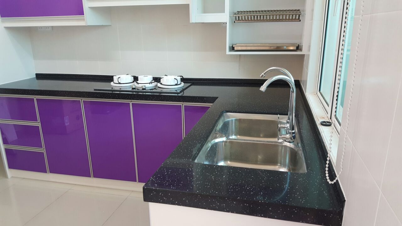 Kabinet Dapur Terus Dari Kilang Kabinet Dapur Ungu Di Hatimu