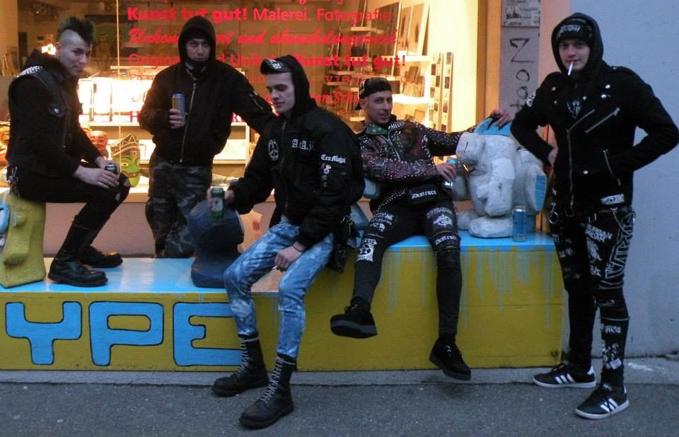 панк киллер. прически двухлетних мальчиков панк. чудо юдо хэнк панки панки. пурген ирокез. краш панк.