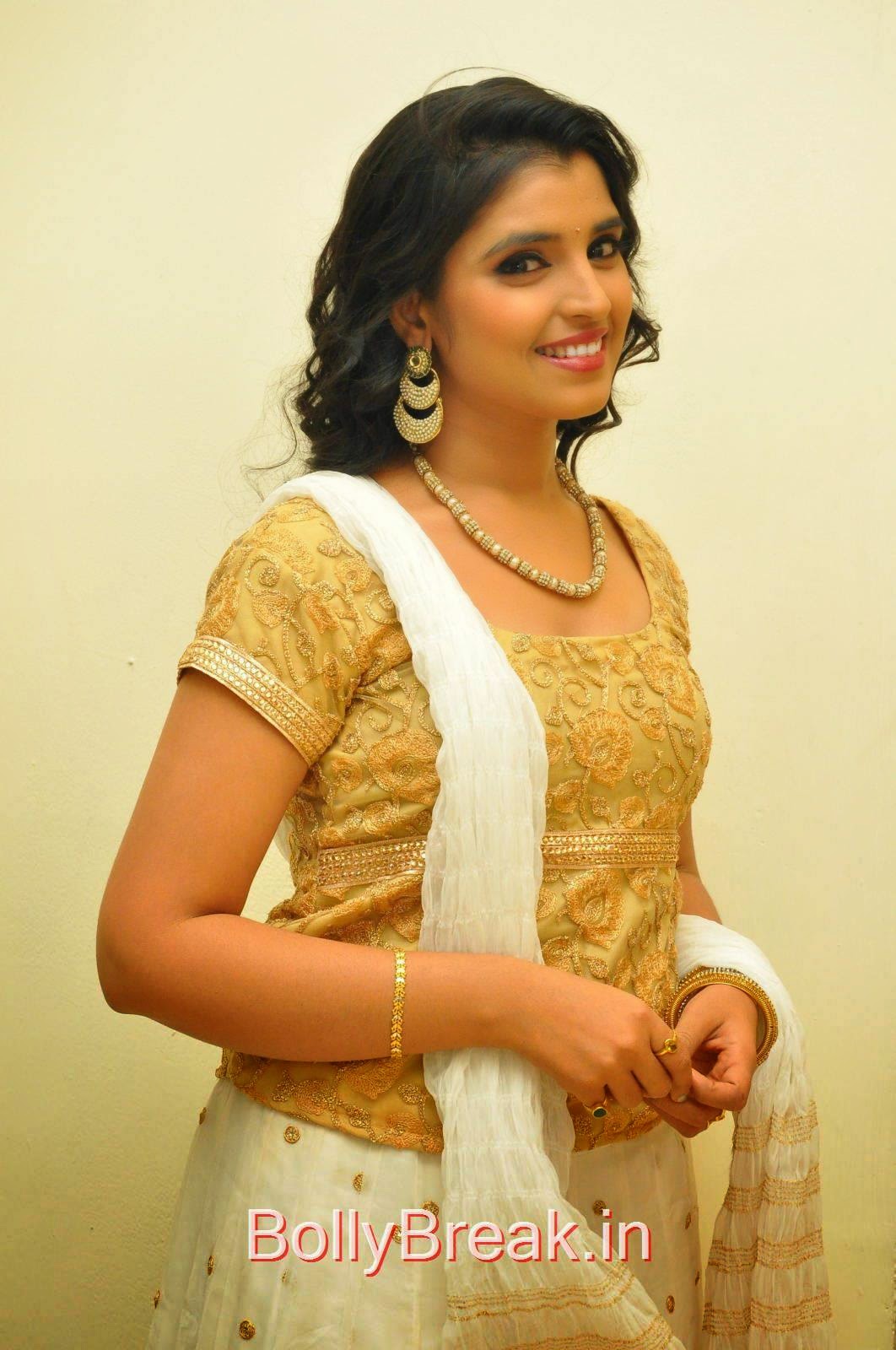 Telugu Anchors Nude Photos - Telugu Anchor Syamala Hot Pics from from Ram Leela Movie - 12 Pics
