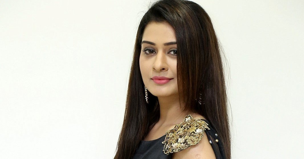 Payal Rajput Hot Pics at RX100 Movie Trailer Launch - Hollywood ...