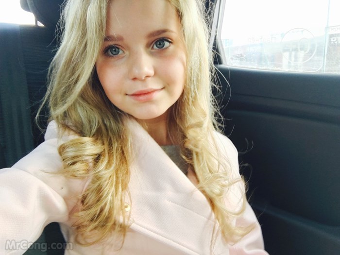 Alisa Kozhikina - Child singer with an angelic-looking face (145 pictures)