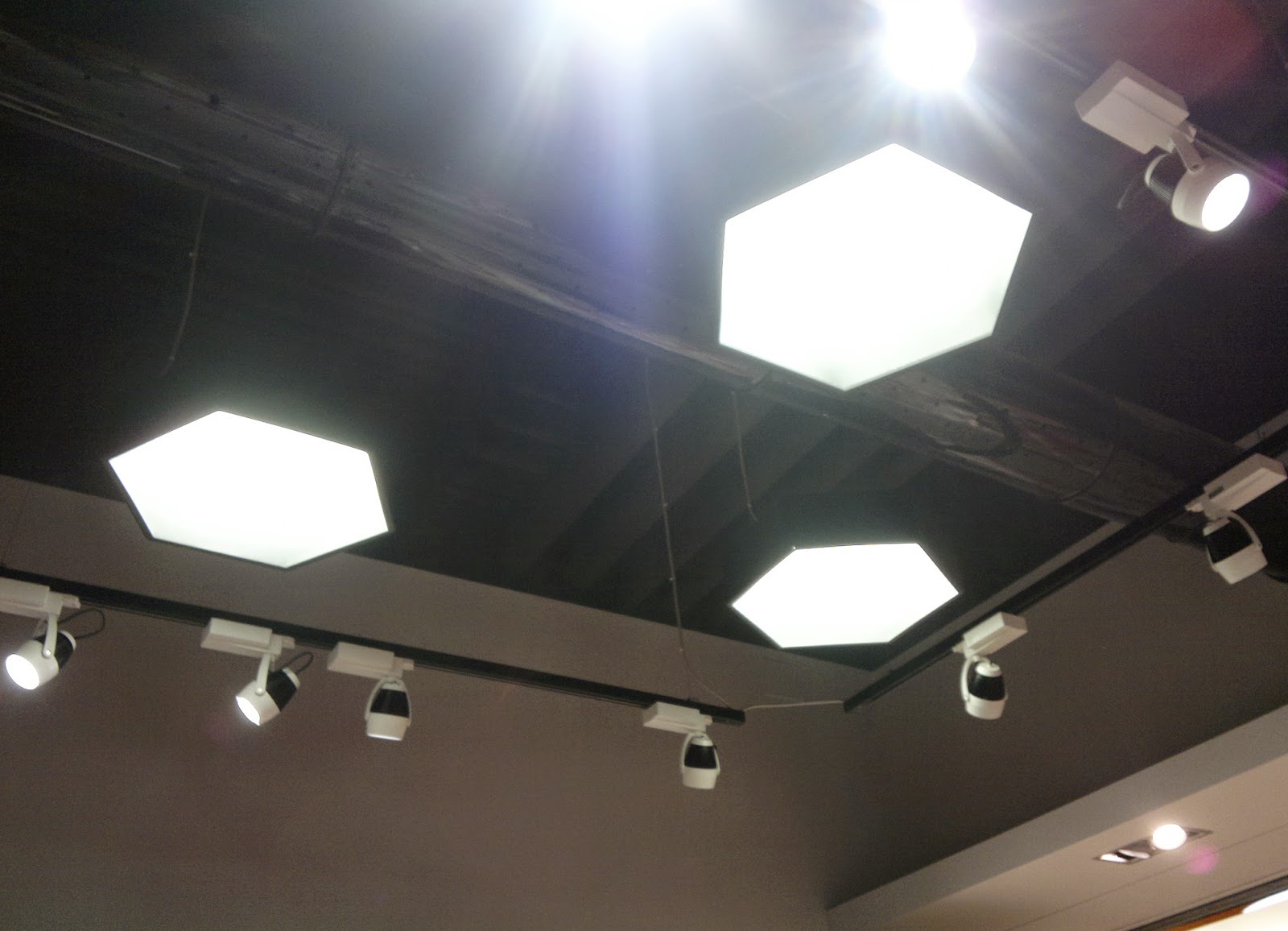 Negozi Illuminazione Design Milano : Illuminazione led casa: grugliasco illuminazione led negozio jam