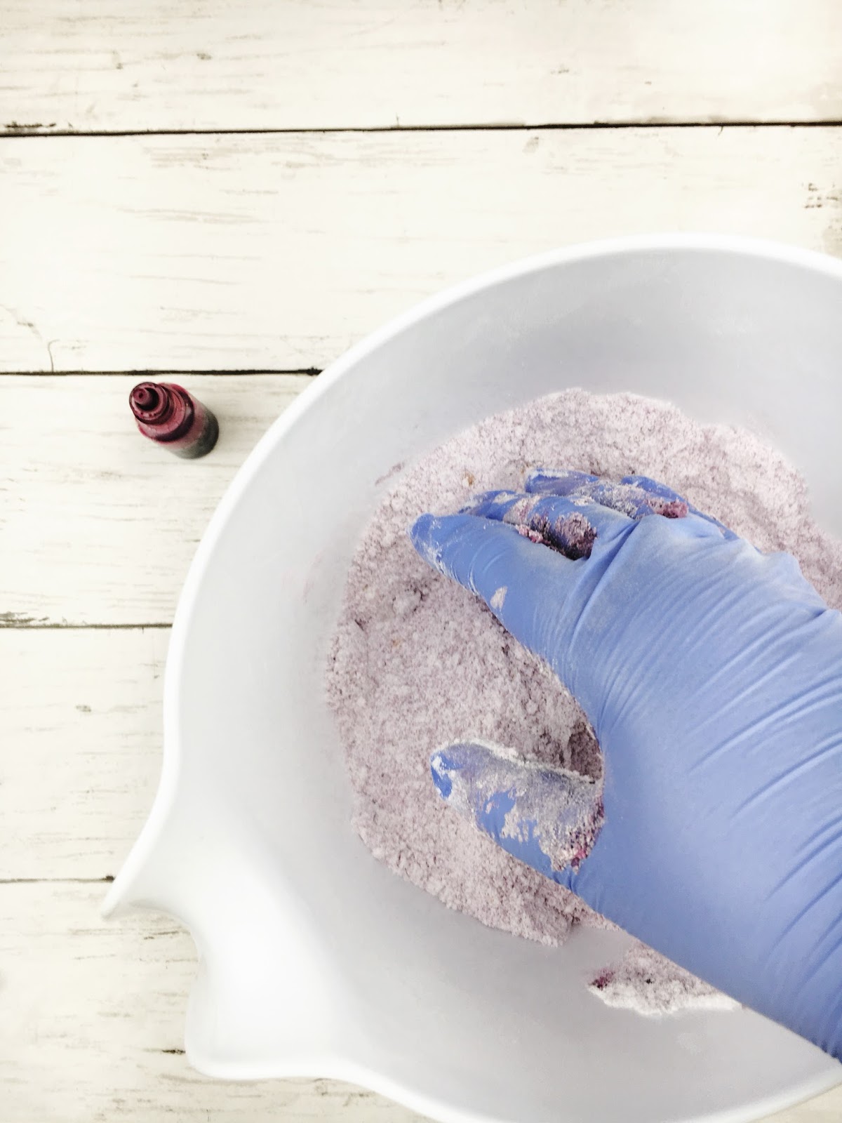 five sixteenths blog Make it Monday // DIY Bath Bombs with Essential Oils