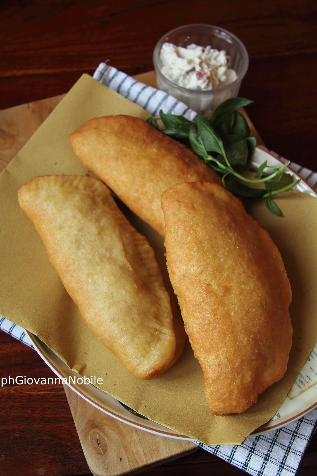 Pizze fritte con ricotta, mozzarella e salame la cuoca eclettica