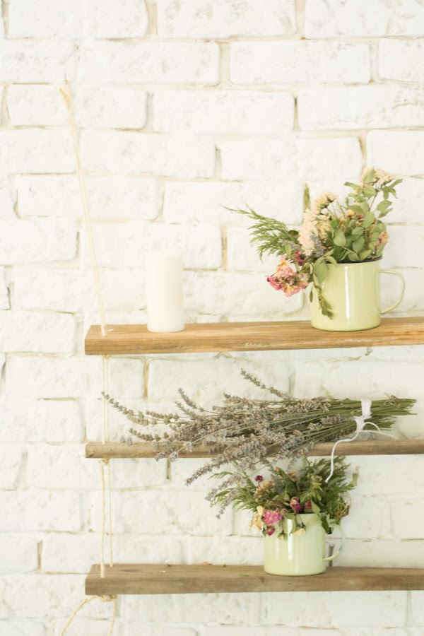 Estantería diy madera y cuerda