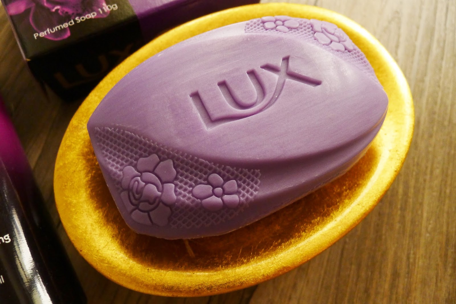 Bathe with Perfume Everyday with LUX A Review of LUX Magical Spell