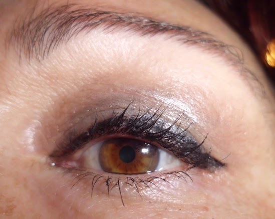 maquillaje de ojos beige