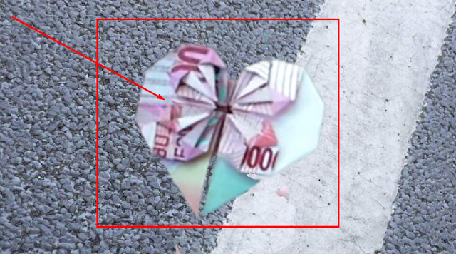 Jika Anda Menemukan Uang Yang Dilipat Berbentuk Hati Seperti ini !! Jangan Dipungut !! KENAPA ?? Jika Anda Menemukan Uang Yang Dilipat Berbentuk Hati Seperti ini !! Jangan Dipungut !! KENAPA ??