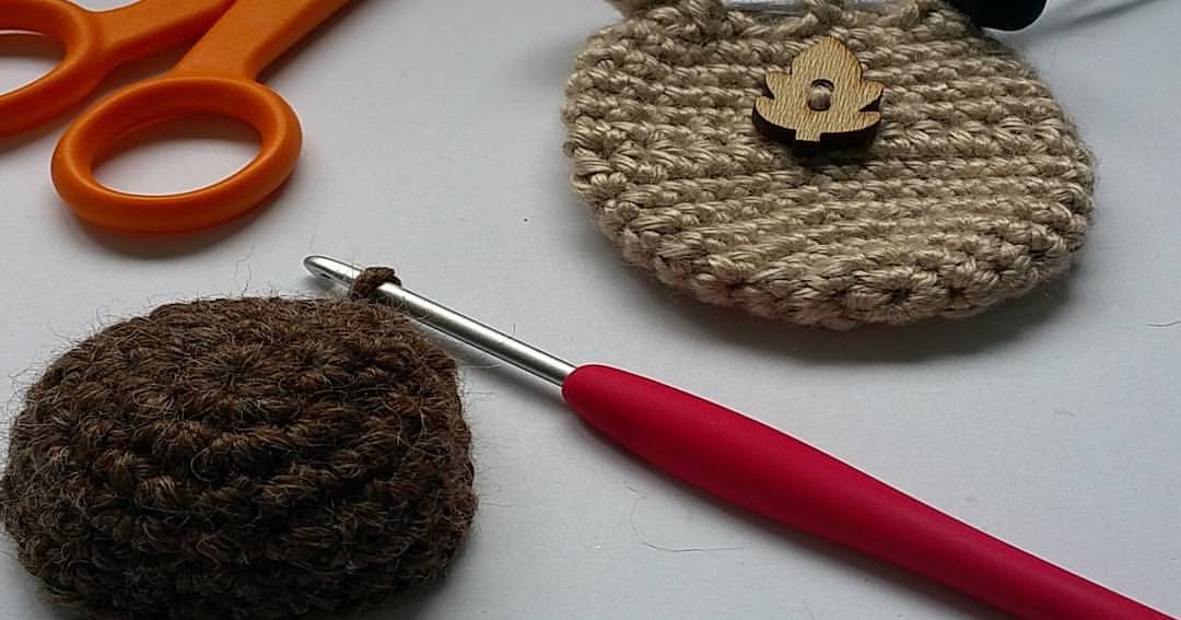 Crochet Crystal Pouch Necklace Free Pattern & Video Tutorial