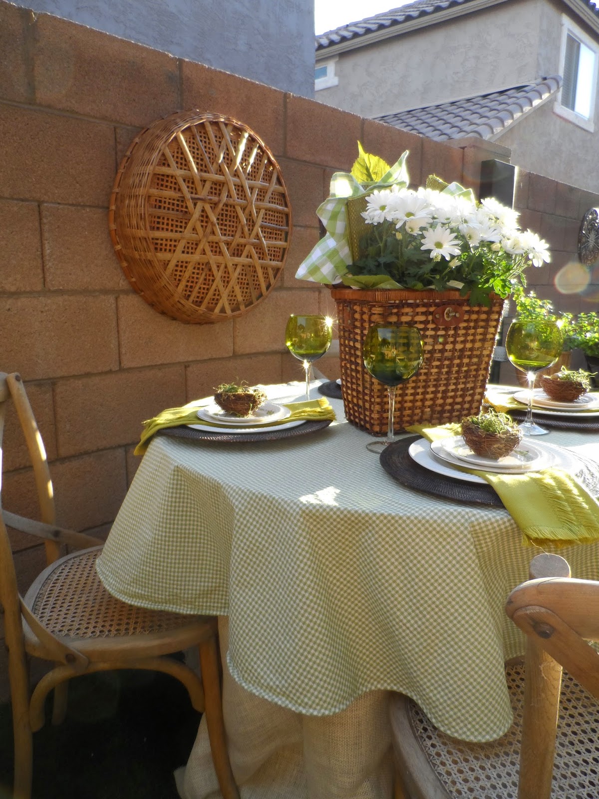 FOCAL POINT STYLING HOW TO MAKE A SPRING PICNIC BASKET CENTERPIECE