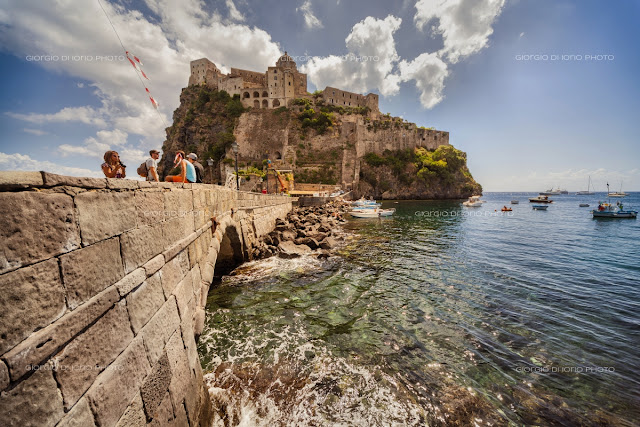 A Currente", Angoli di Ischia, Foto Ischia, Castello Aragonese Ischia, Borgo Antico di Ischia Ponte, Mare di Ischia, Estate a Ischia, I colori di Ischia, Barche di Ischia, Turissti a Ischia,