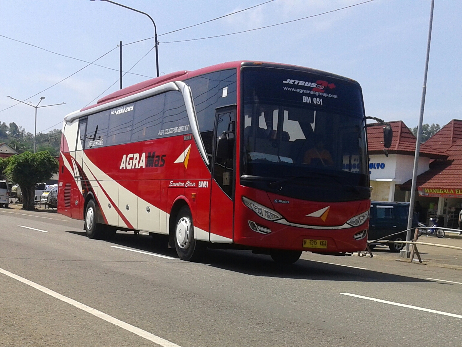 Agra Mas: Mewah dan Nyamannya Perjalanan Pariwisata dengan Bus Super Executive