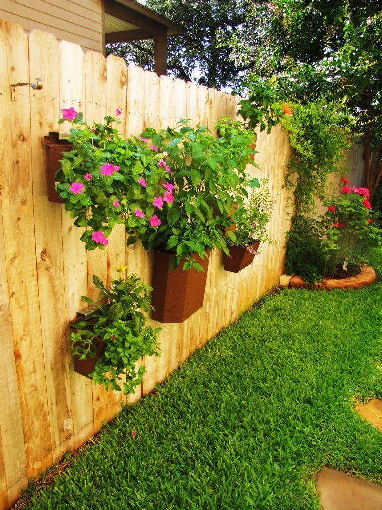 flores del sol: etsy finds: living fences