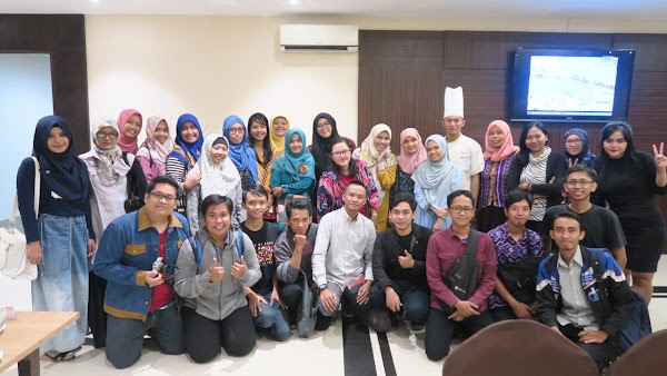 Komunitas Blogger Jogja Ramaikan Buka Bersama di Festival Kampung Nusantara Hotel Horaios Malioboro Komunitas Blogger Jogja Ramaikan Buka Bersama di Festival Kampung Nusantara Hotel Horaios Malioboro