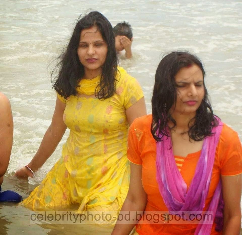 Deshi Girls Unseen Bathing Photos In River