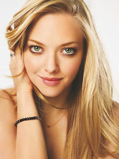 best wallpapers of Amandaseyfried with her new hairstyles best for whatsapp dp for girls.jpg