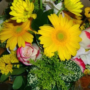 http://www.floristvancouver.com/shop/spring-bouquet-best-seller/