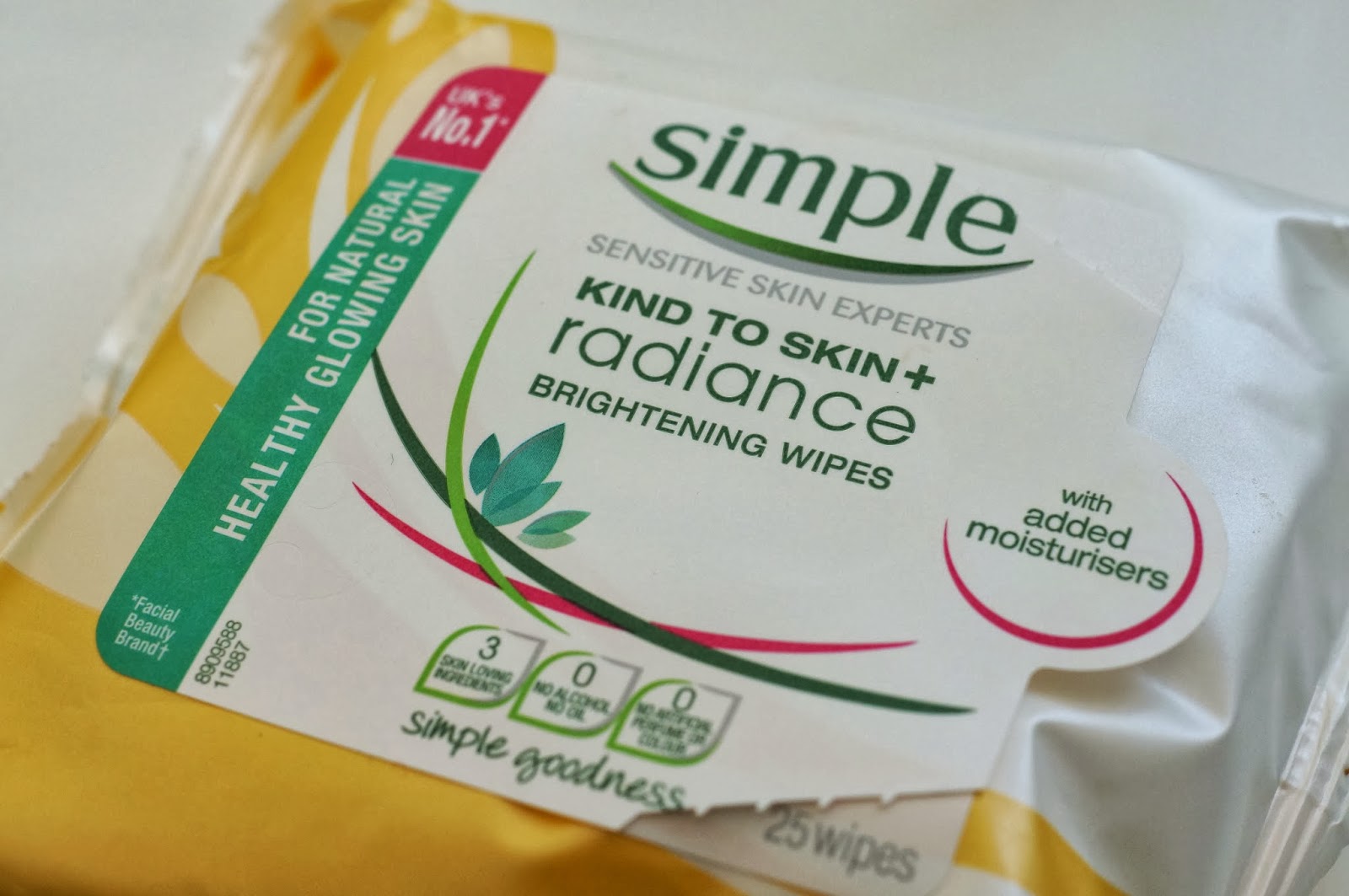 Simple Kind To Skin Radiance Brightening Wipes