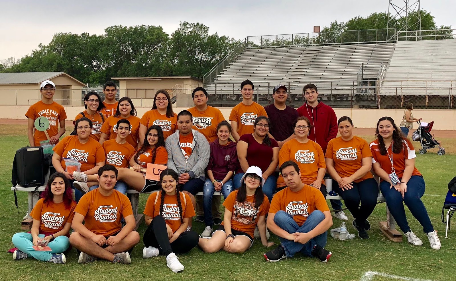 Eagle Pass ISD iVision EPHS StuCo Assists Kennedy Hall Kindergarten