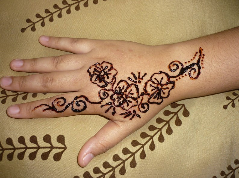 Gambar Bunga Henna Simple Gambar Bunga jpg (794x591)