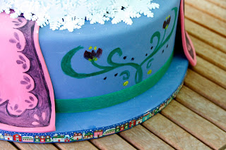 Tarta decorada amb fondant d'Elsa de Frozen