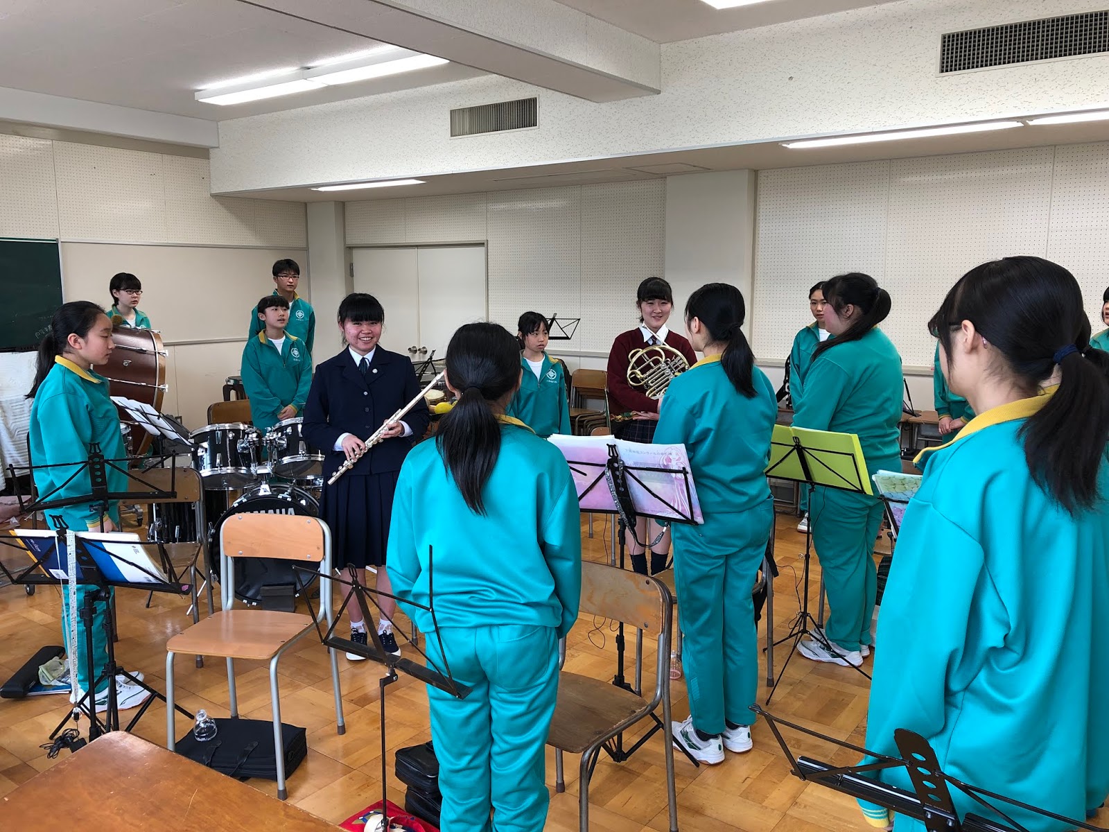 響 スタバをスイーツ屋にするな 高校生