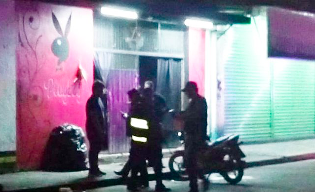 #ÚLTIMAHORA Inician ataque a bares: Comando armado tirotea bar “Playboy” en PasodelMacho, Veracruz; un muerto y un herido. Noticias en tiempo real