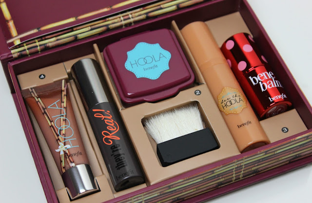 A picture of Benefit Do The Hoola Beyond Bronze Kit