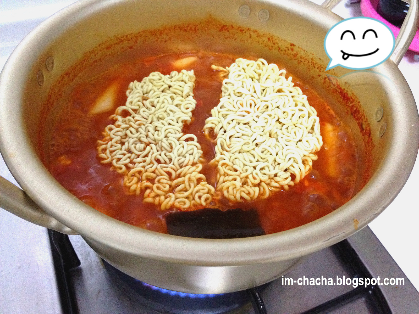 How to cook Cheese Ramen ? Korean ramen + Rice cake and Cheese Travel