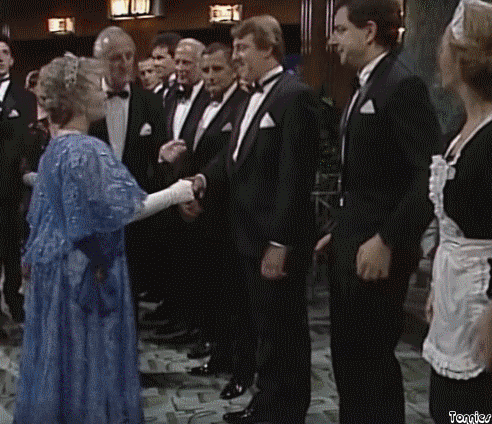 Mr.Bean+meets+the+Queen.gif