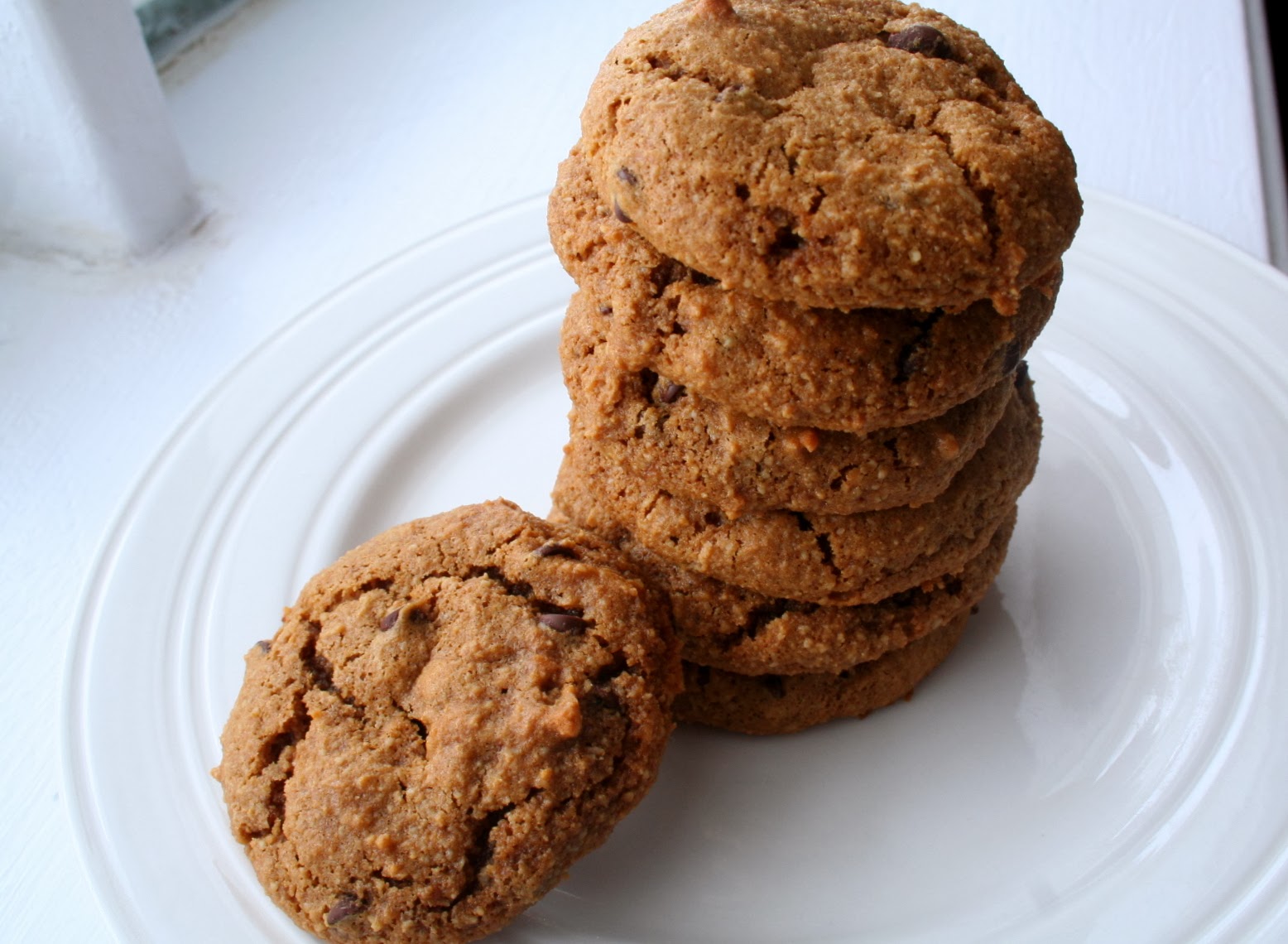 The Healthy Happy Wife Grain Free Chocolate Chip Cookies (Dairy, Gluten and Grain Free)
