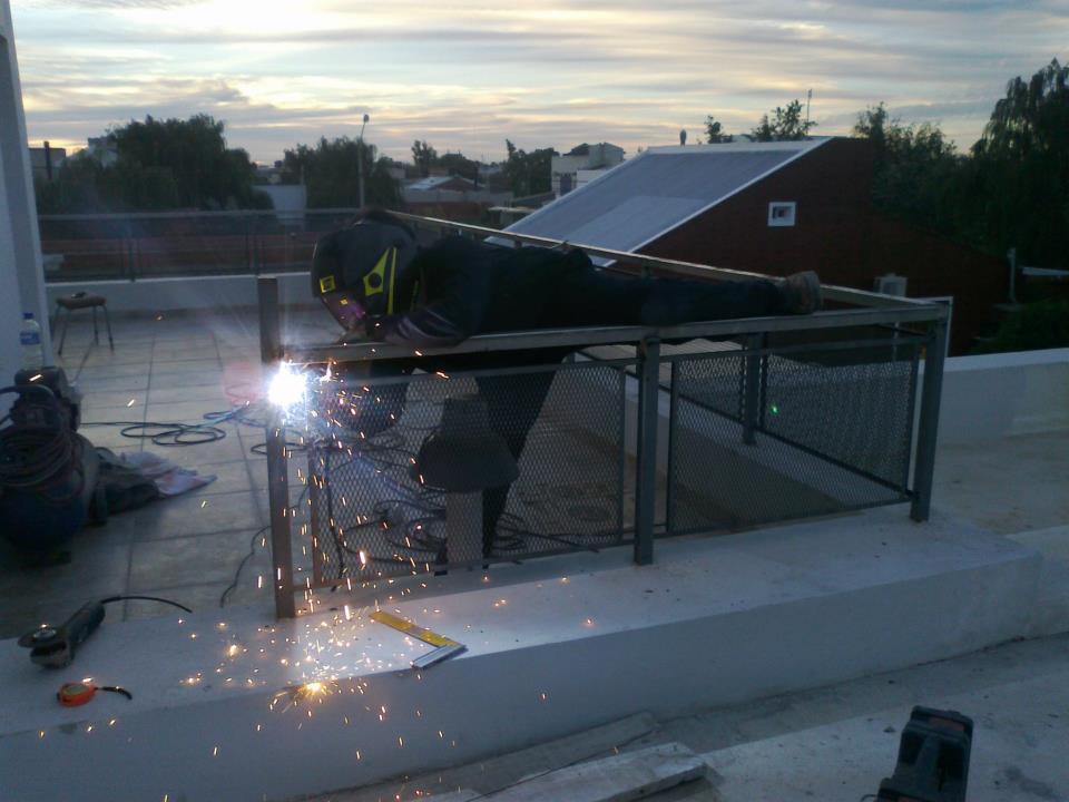 Herreria y Estructuras Tito: Barandas seguridad Piscinas y Terrazas