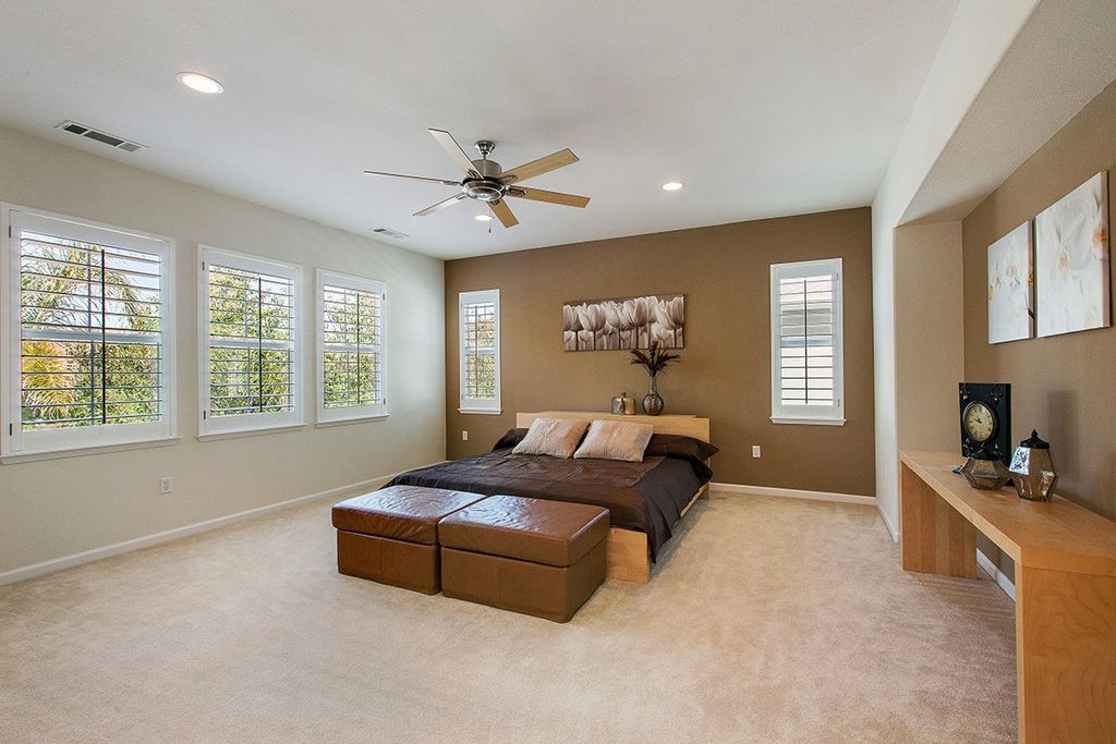 Fitted bedroom furniture in London Custom Made a Perfect Choice