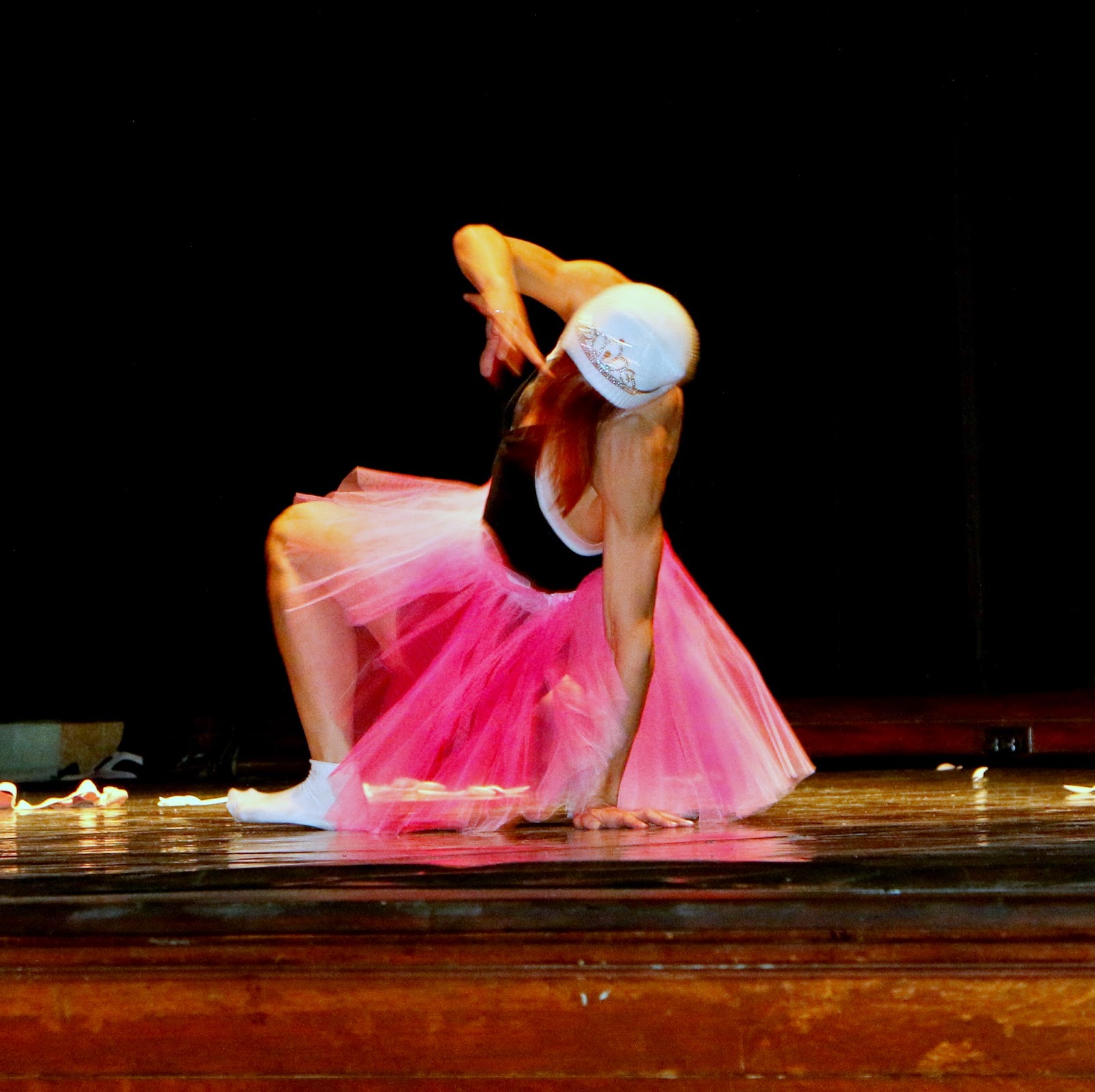 The Simple Things' -1E-Choreograph and dancer : Kate 'Lynx' Alsterlund-Photos:  Shahrzad Ghaffari,Westmount, Québec, Canada