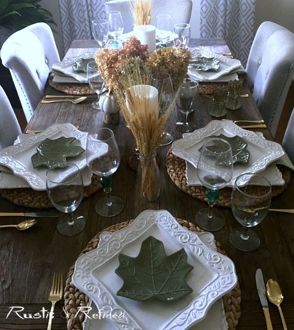 Neutral Fall Tablescape to brighten up the dining room and entertain family and friends.