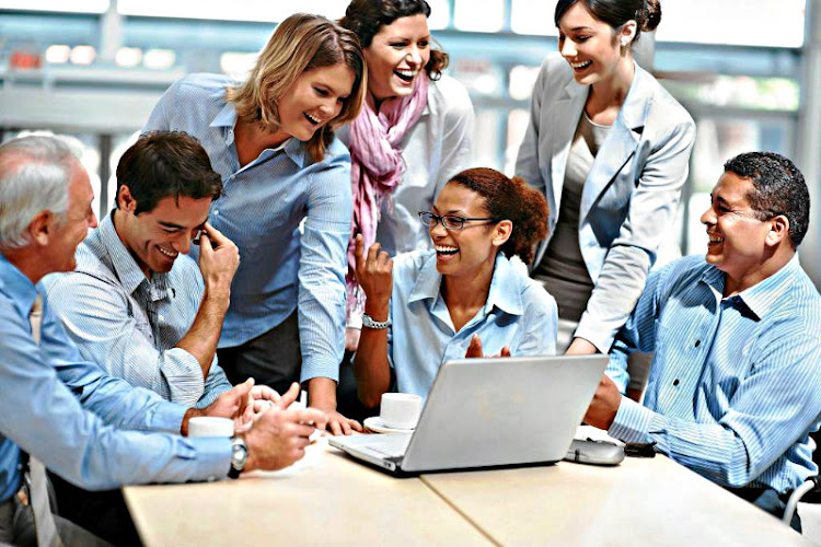 Comunicaciones y Relaciones Comunicaciones y Relaciones